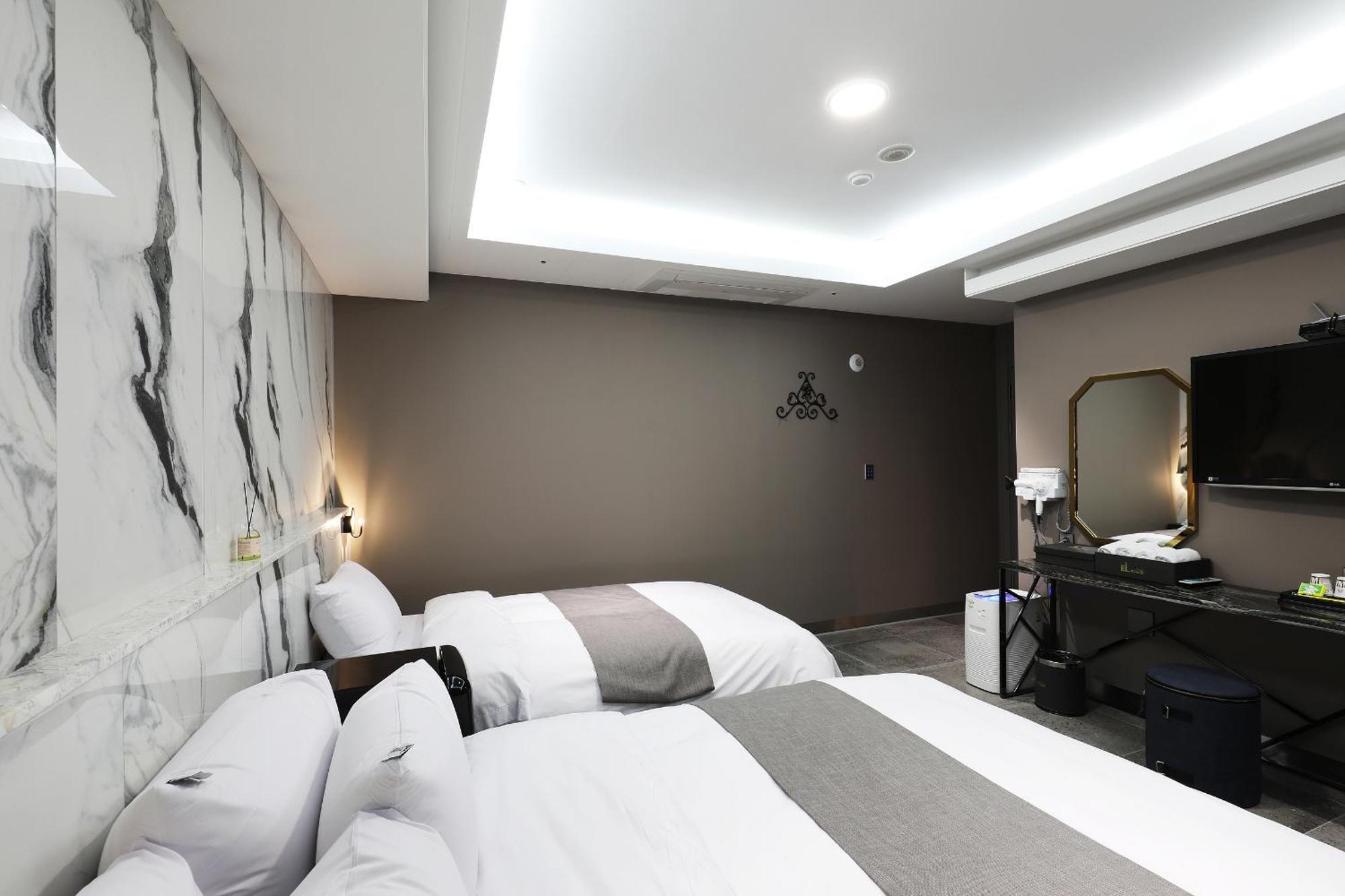 El Tower Hotel Kunsan Luaran gambar